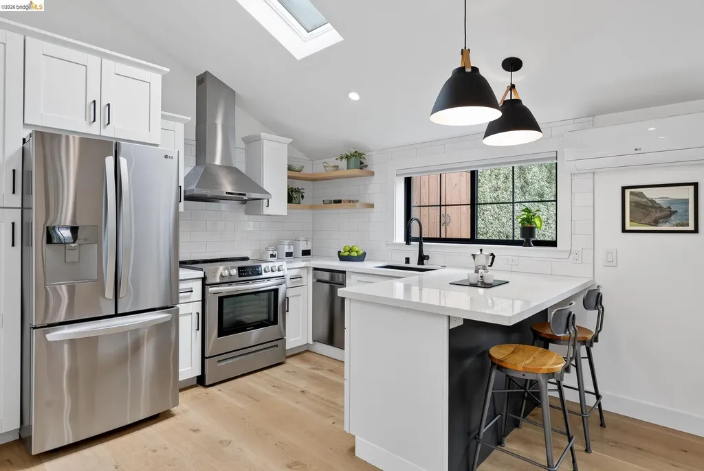 5641 Miles Avenue Oakland CA 94618