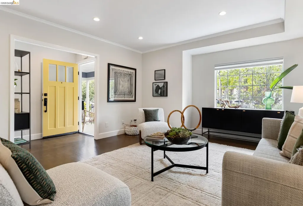 5641 Miles Avenue Oakland CA 94618