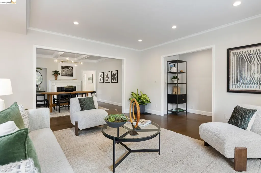 5641 Miles Avenue Oakland CA 94618
