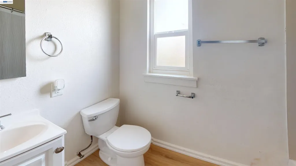 6625 Bancroft Avenue Oakland CA 94605