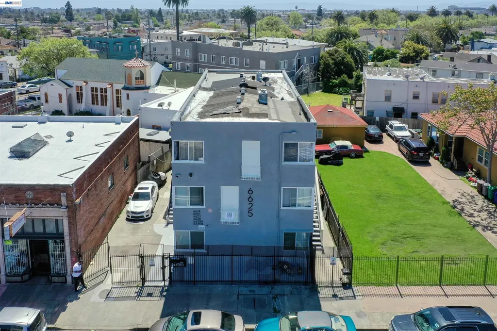 6625 Bancroft Avenue Oakland CA 94605