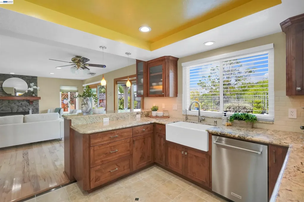 5922 Charter Oaks Drive Castro Valley CA 94552