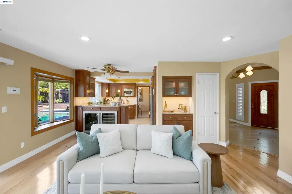 5922 Charter Oaks Drive Castro Valley CA 94552