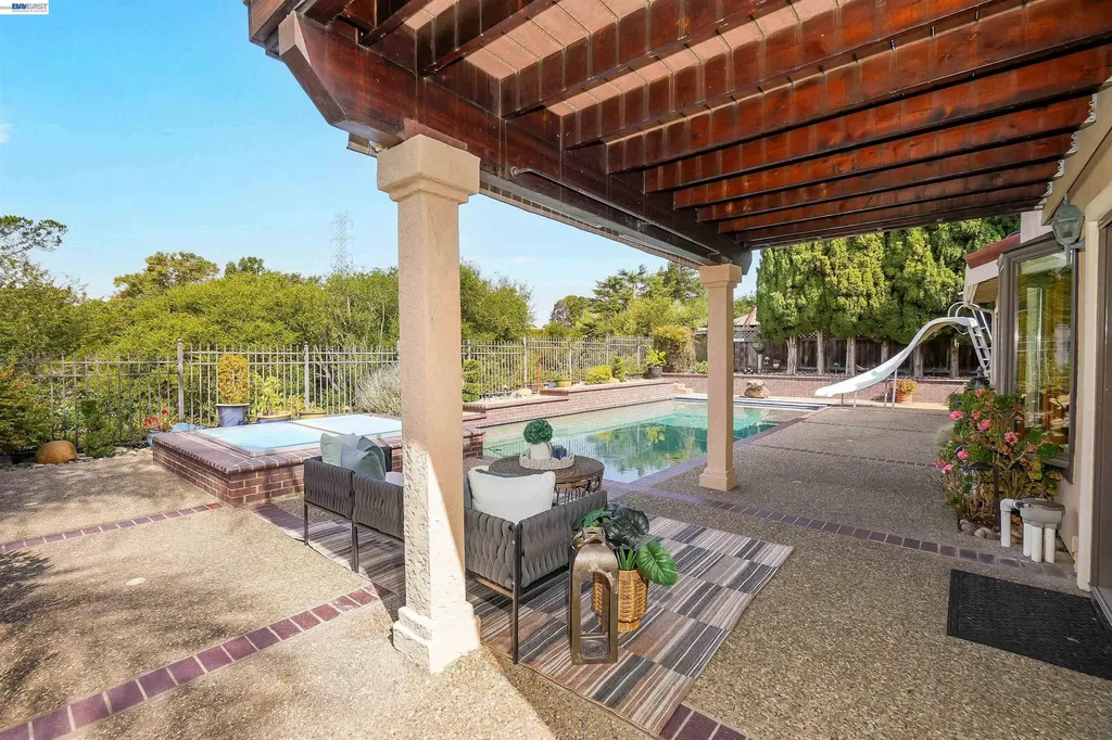 5922 Charter Oaks Drive Castro Valley CA 94552