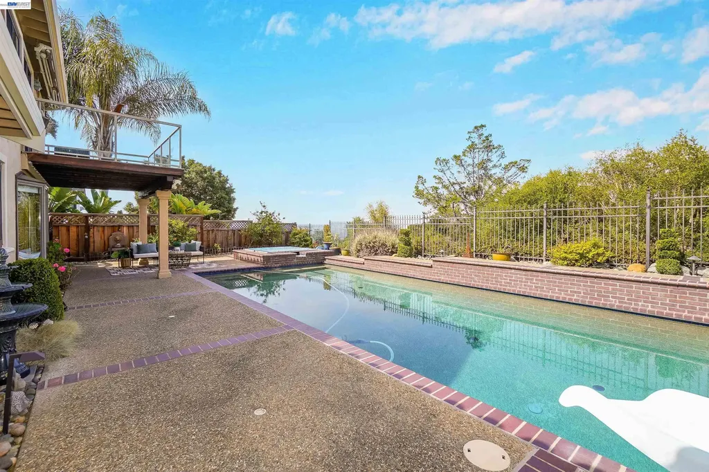 5922 Charter Oaks Drive Castro Valley CA 94552