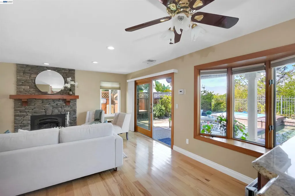 5922 Charter Oaks Drive Castro Valley CA 94552