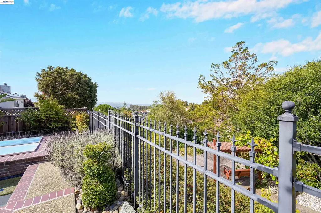 5922 Charter Oaks Drive Castro Valley CA 94552