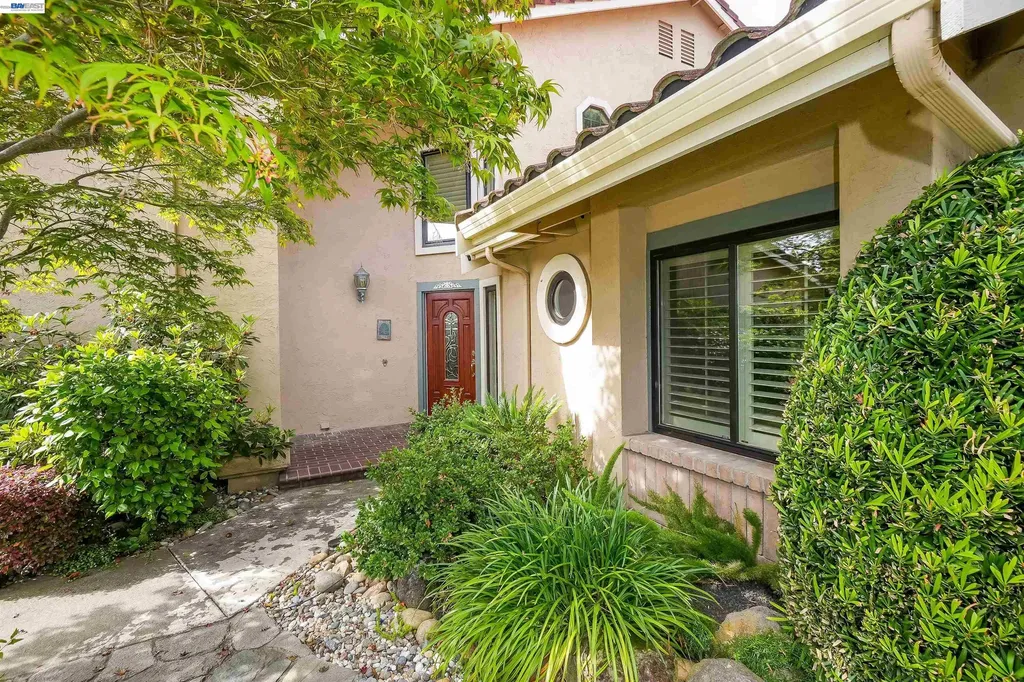 5922 Charter Oaks Drive Castro Valley CA 94552