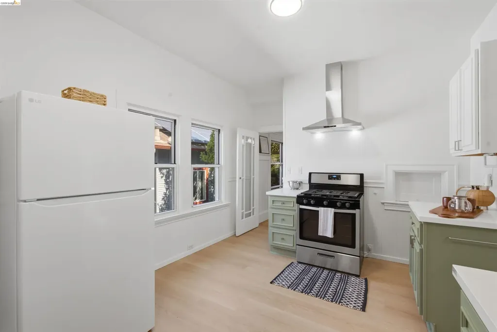 963 37th Street Oakland CA 94608