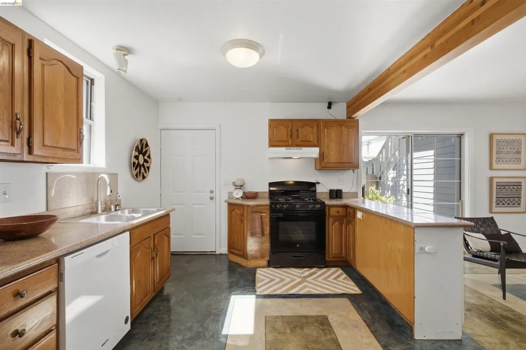 963 37th Street Oakland CA 94608