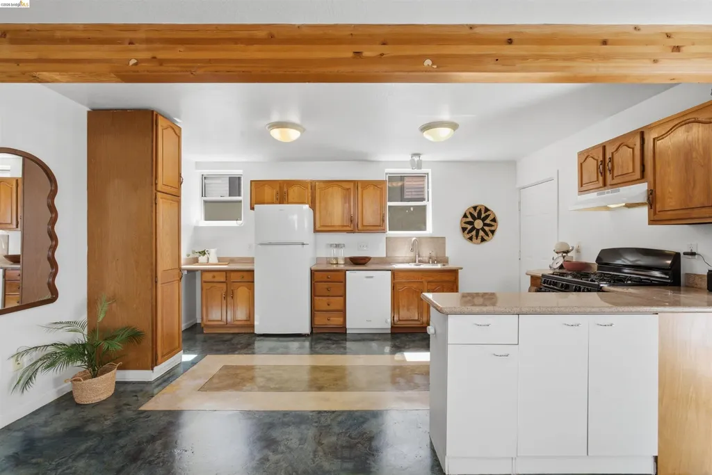 963 37th Street Oakland CA 94608