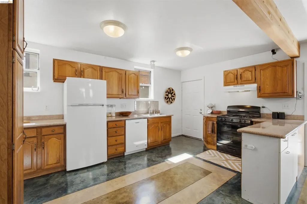 963 37th Street Oakland CA 94608