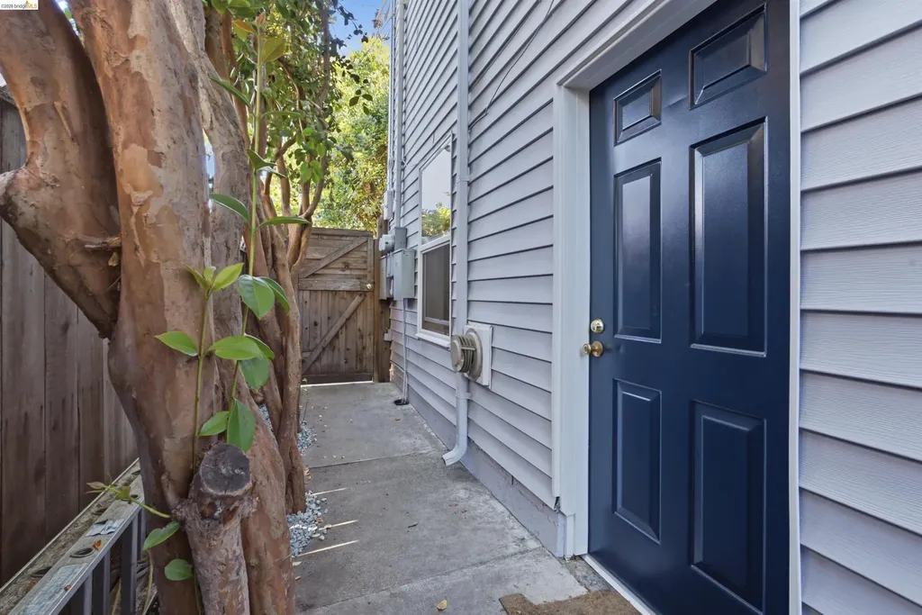 963 37th Street Oakland CA 94608