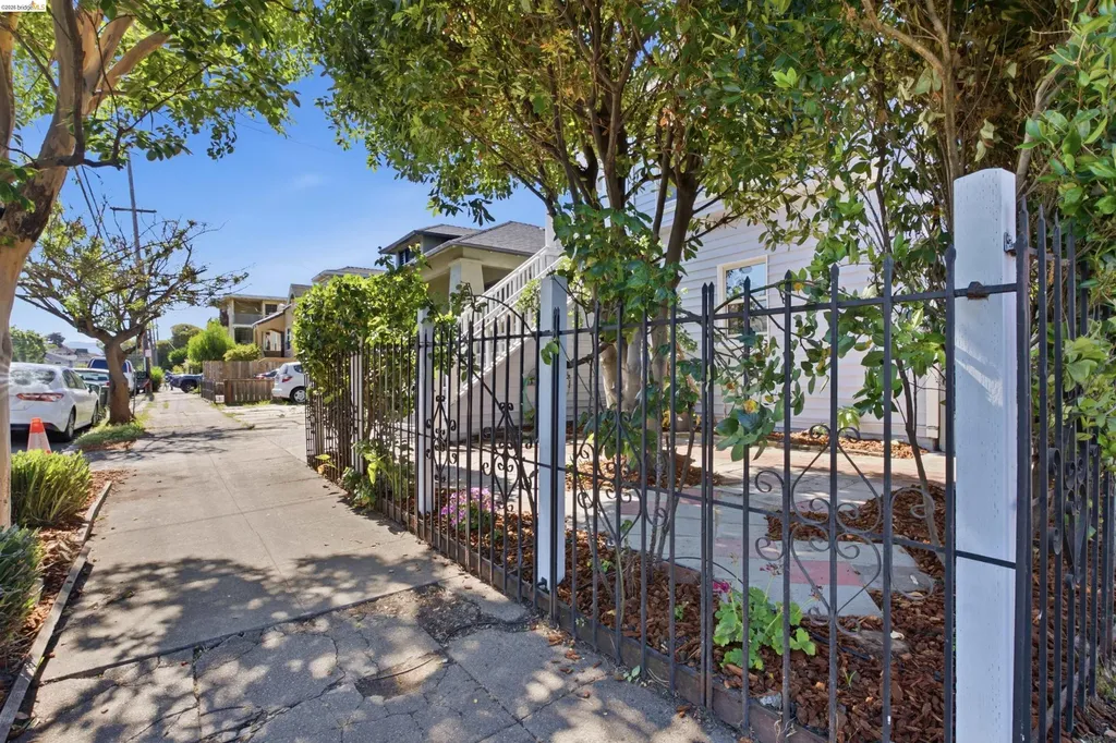 963 37th Street Oakland CA 94608