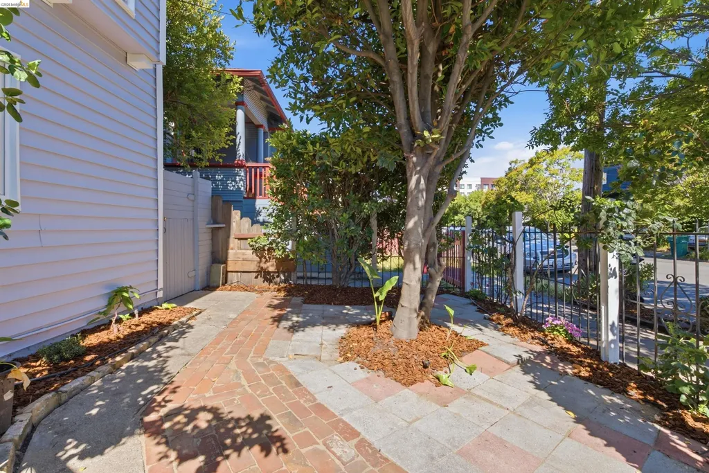 963 37th Street Oakland CA 94608