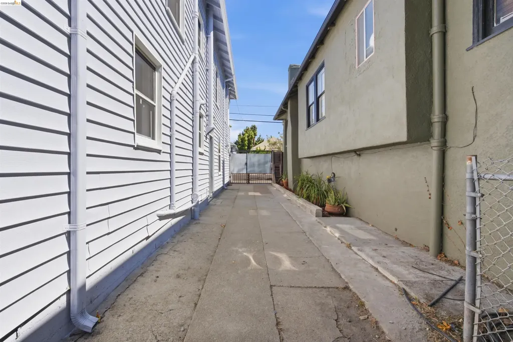 963 37th Street Oakland CA 94608