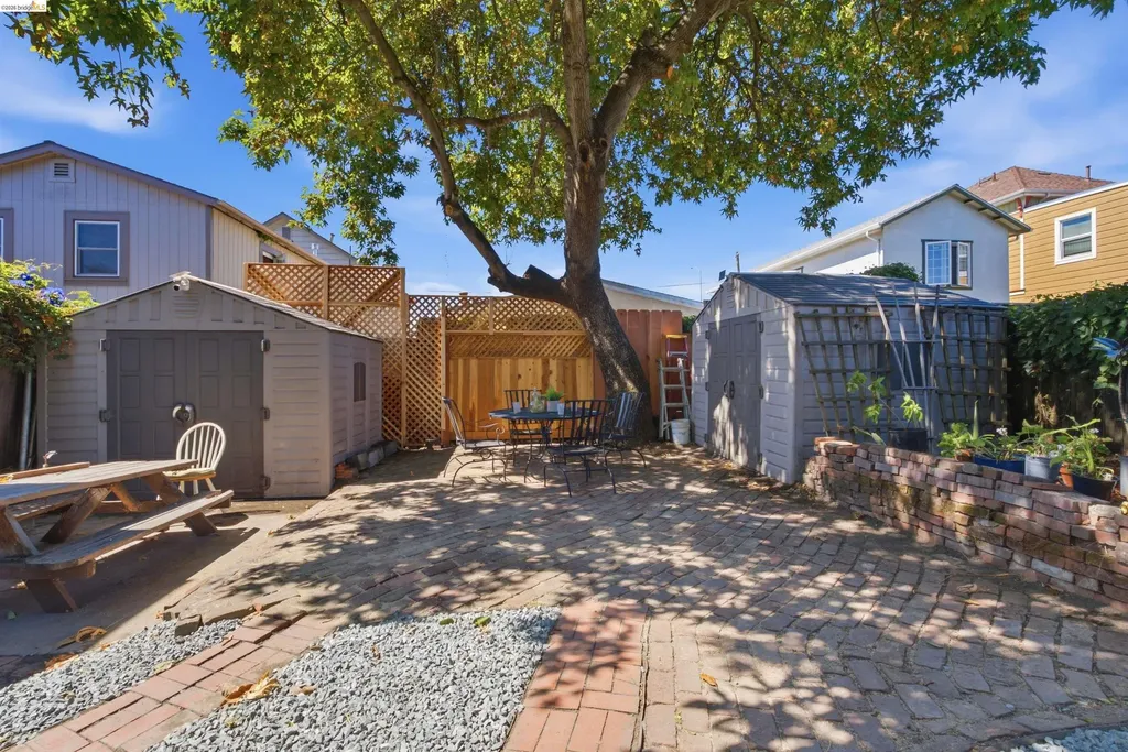 963 37th Street Oakland CA 94608