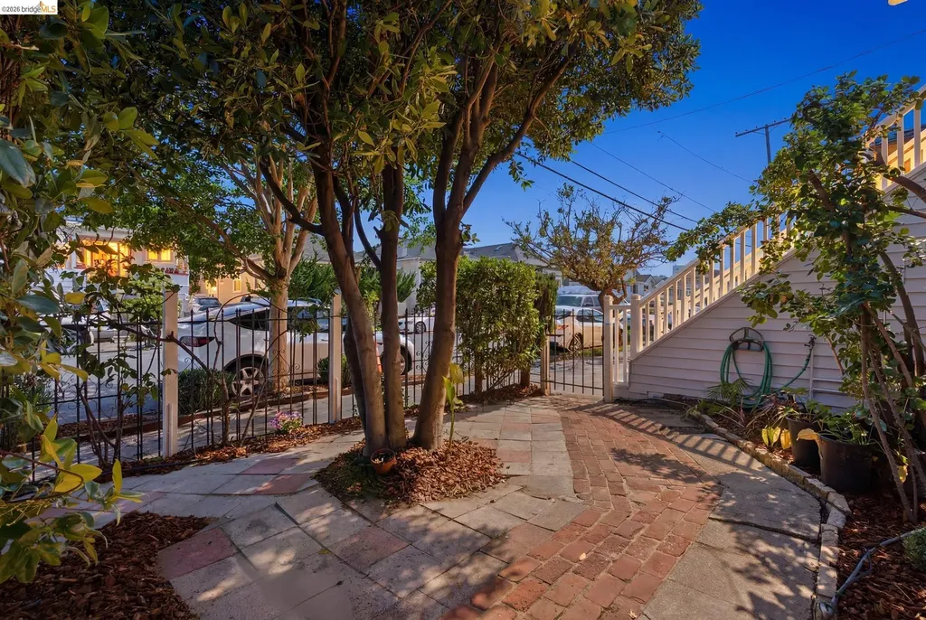 963 37th Street Oakland CA 94608