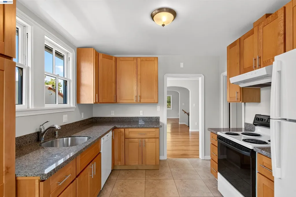 2926/2928 Fernside Boulevard Alameda CA 94501