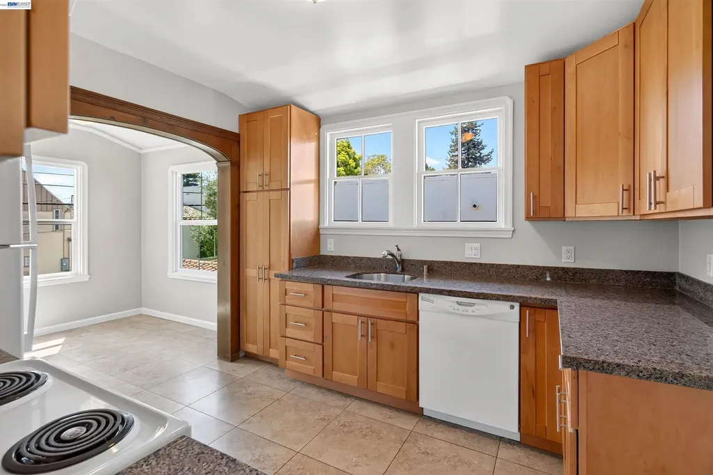 2926/2928 Fernside Boulevard Alameda CA 94501