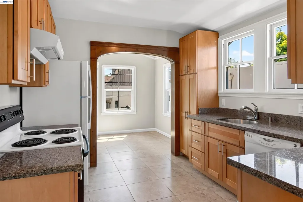 2926/2928 Fernside Boulevard Alameda CA 94501