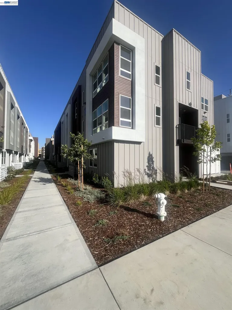 2007 Stanford Street Alameda CA 94501