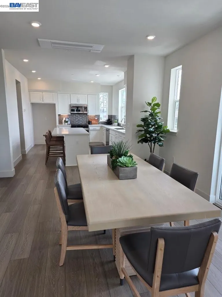 2007 Stanford Street Alameda CA 94501