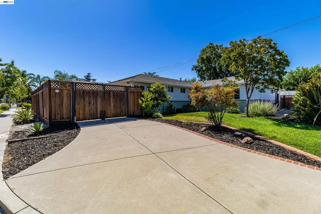 1042 Nielsen Lane Livermore CA 94550