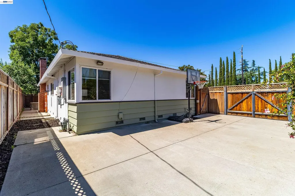 1042 Nielsen Lane Livermore CA 94550