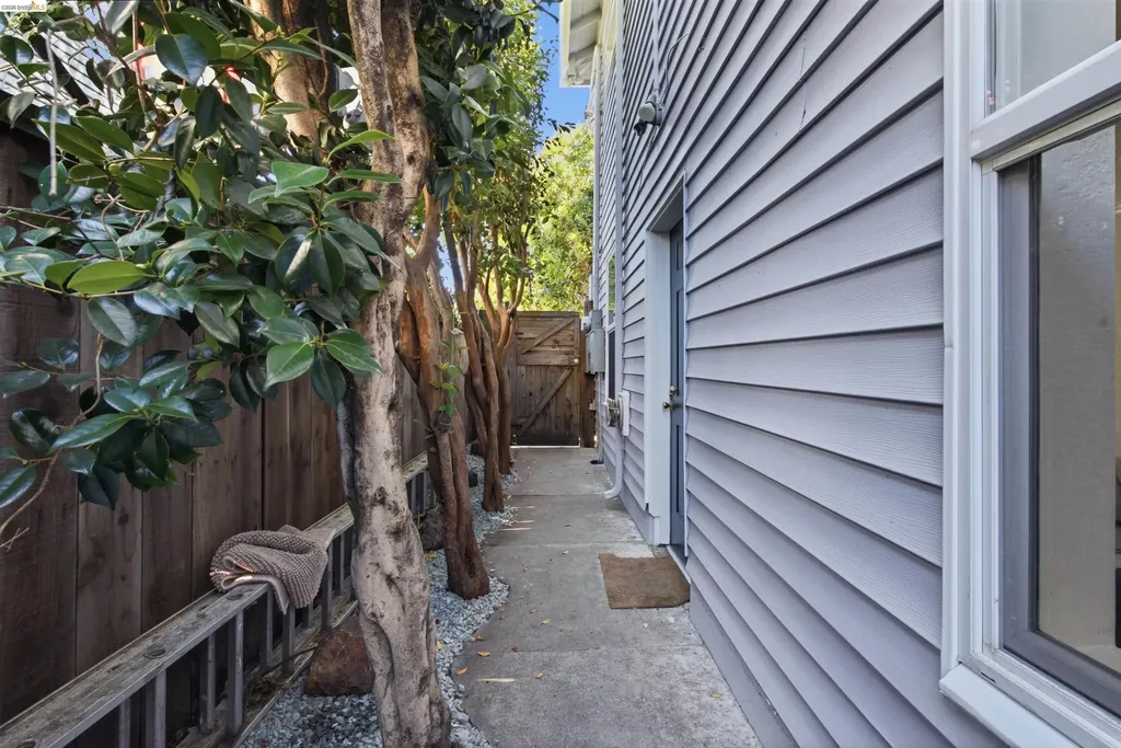 961-963 37th Street Oakland CA 94608