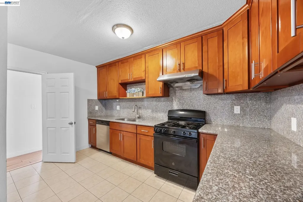 1828 Rosedale Avenue Oakland CA 94601