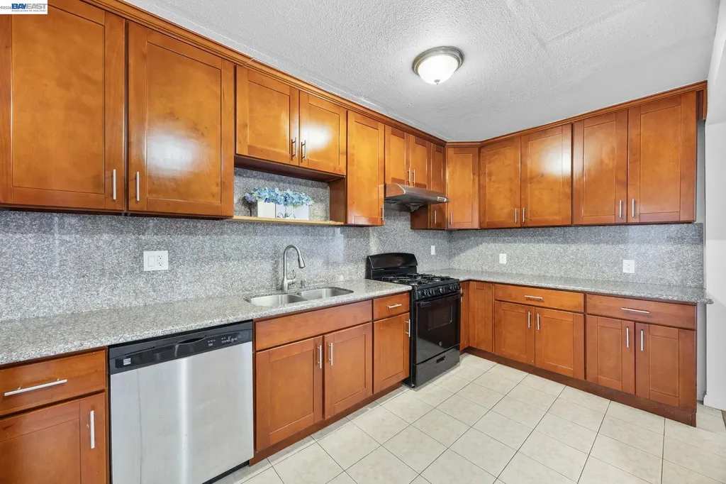 1828 Rosedale Avenue Oakland CA 94601
