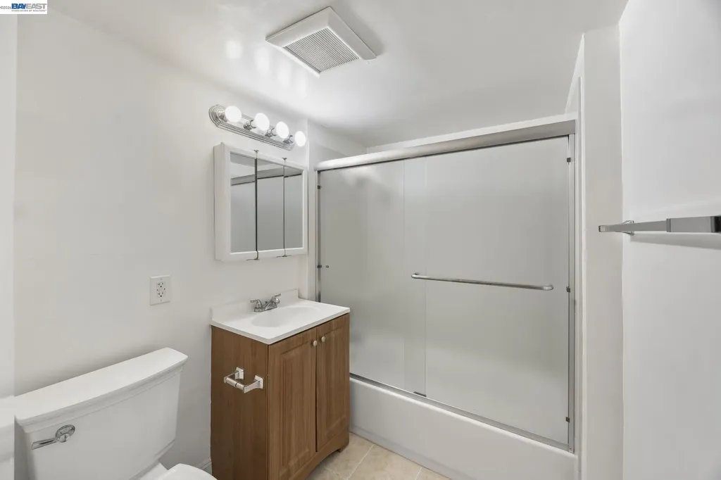 1828 Rosedale Avenue Oakland CA 94601