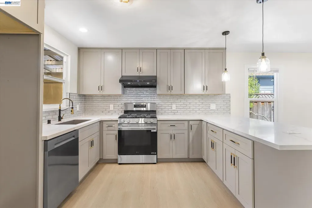 2215 E 29th Street Oakland CA 94606