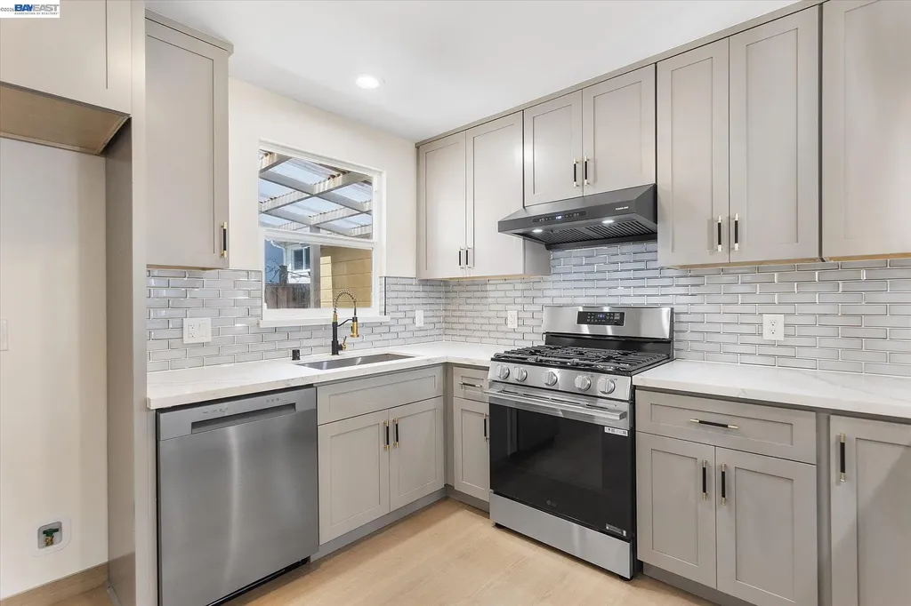 2215 E 29th Street Oakland CA 94606