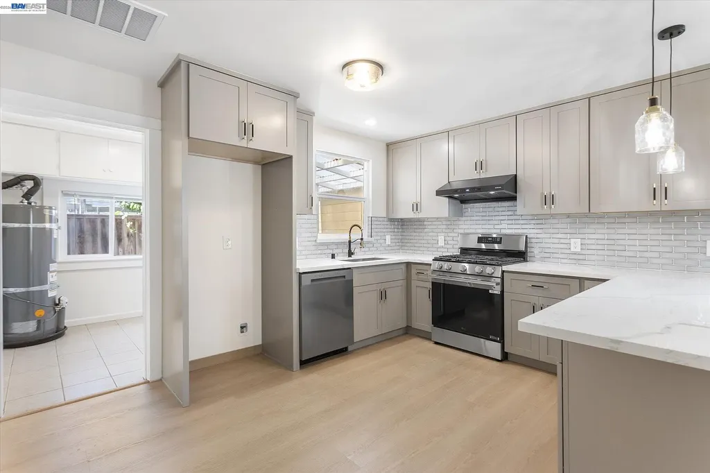 2215 E 29th Street Oakland CA 94606