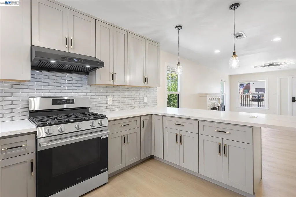 2215 E 29th Street Oakland CA 94606