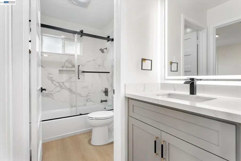 2215 E 29th Street Oakland CA 94606