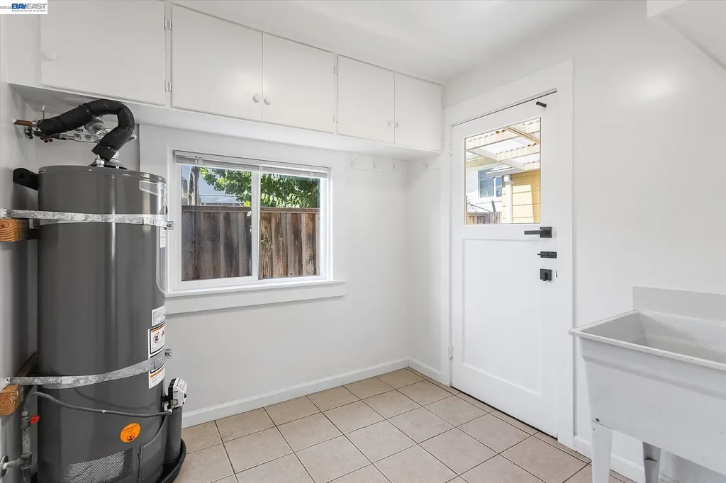 2215 E 29th Street Oakland CA 94606