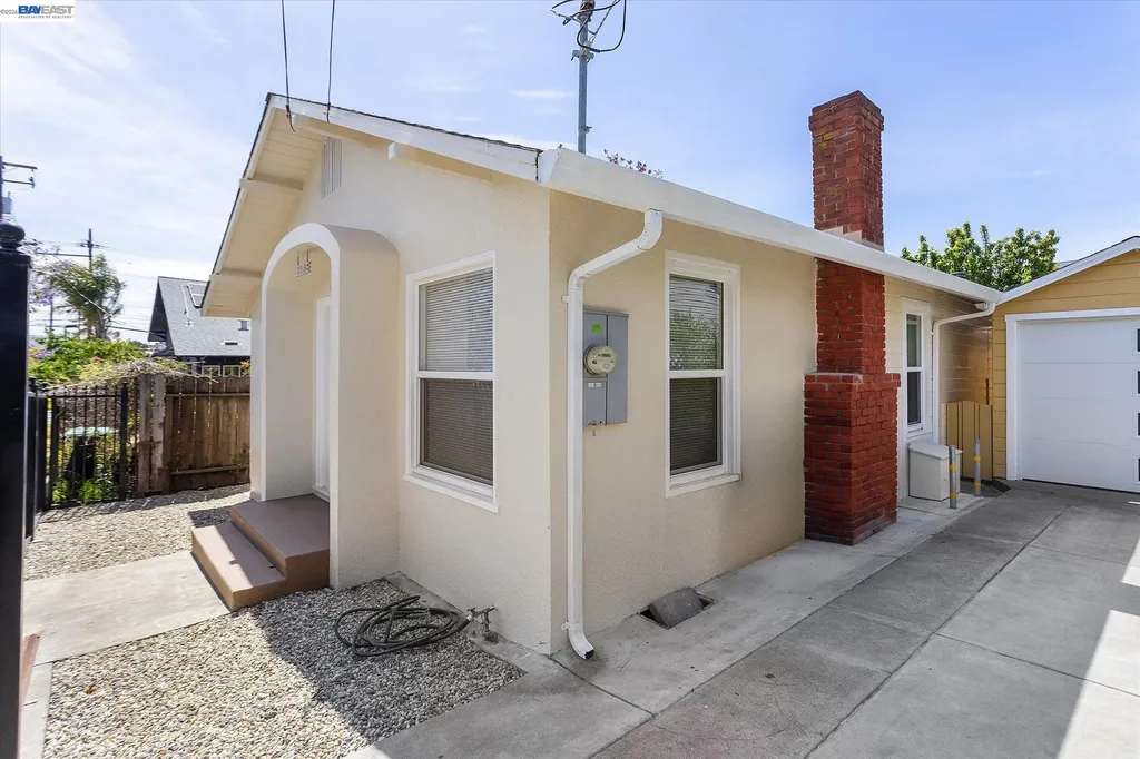 2215 E 29th Street Oakland CA 94606