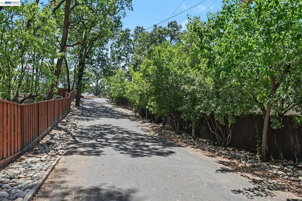 571 La Gonda Way Danville CA 94526