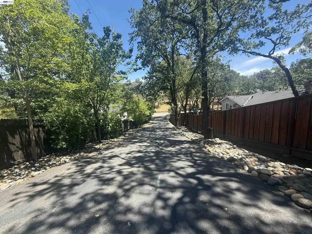 571 La Gonda Way Danville CA 94526