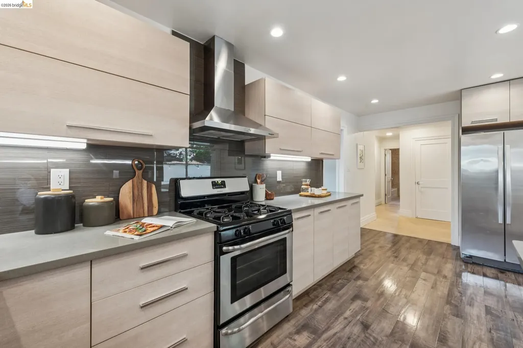515 Vincente Avenue Berkeley CA 94707