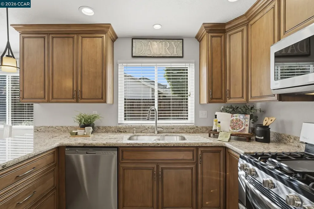 572 Shannon Drive Vacaville CA 95688