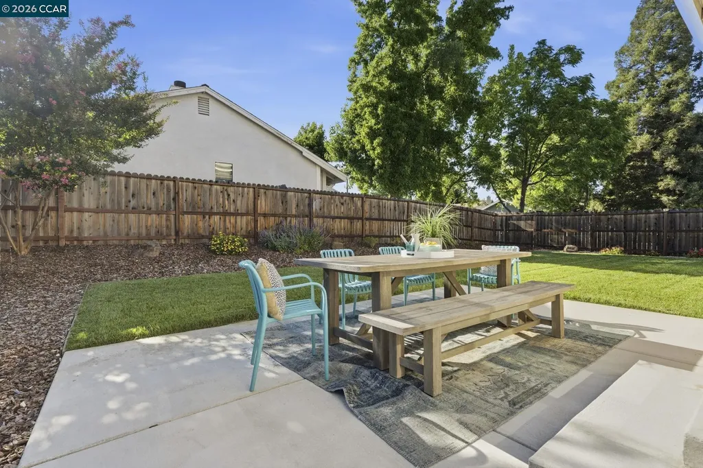 572 Shannon Drive Vacaville CA 95688