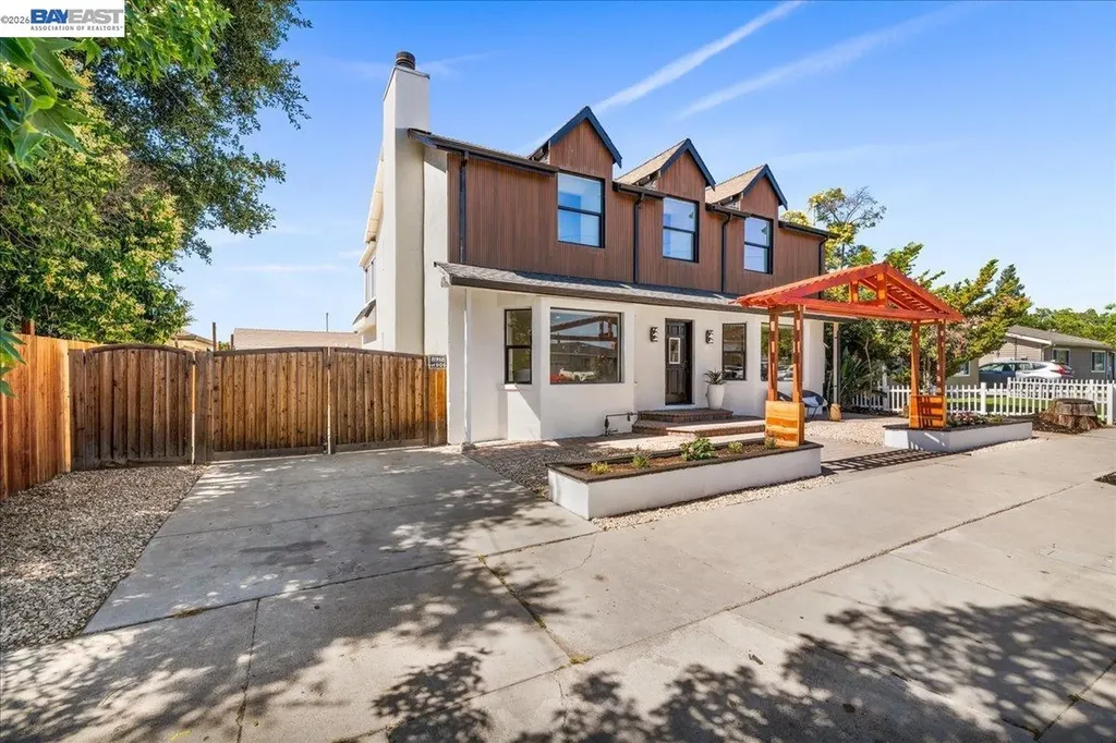 1844 Elm Street Livermore CA 94551