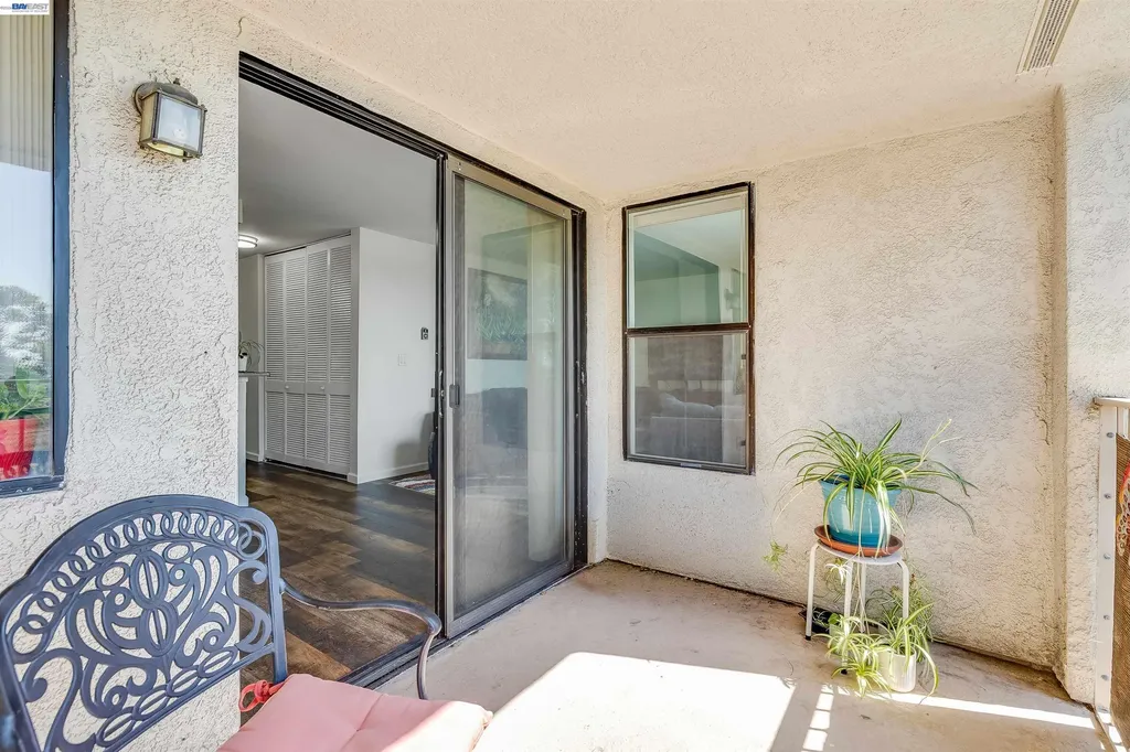 2505 Miramar Avenue Castro Valley CA 94546