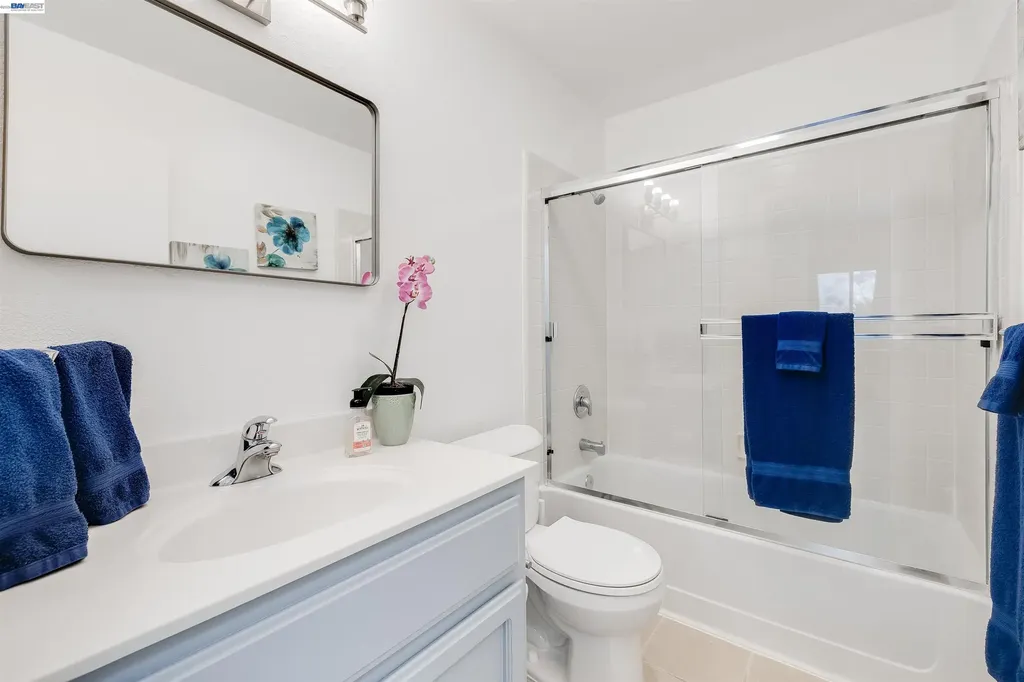 2505 Miramar Avenue Castro Valley CA 94546