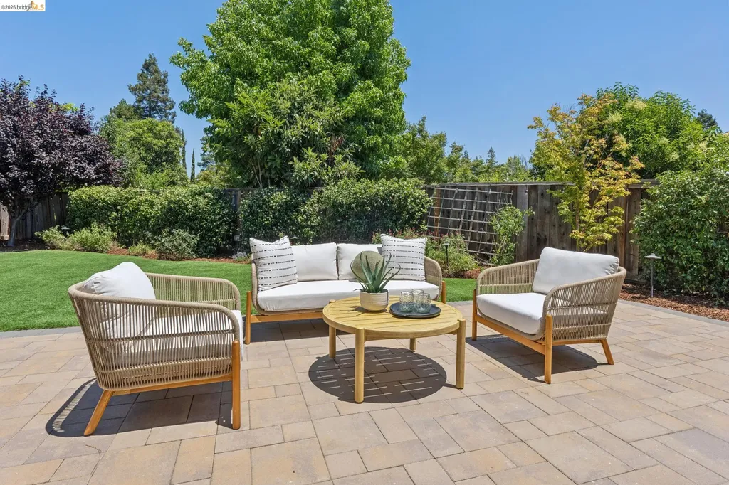 2253 Freshwater Court Martinez CA 94553