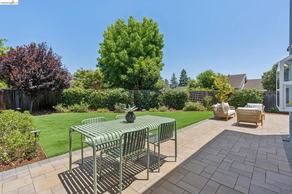 2253 Freshwater Court Martinez CA 94553